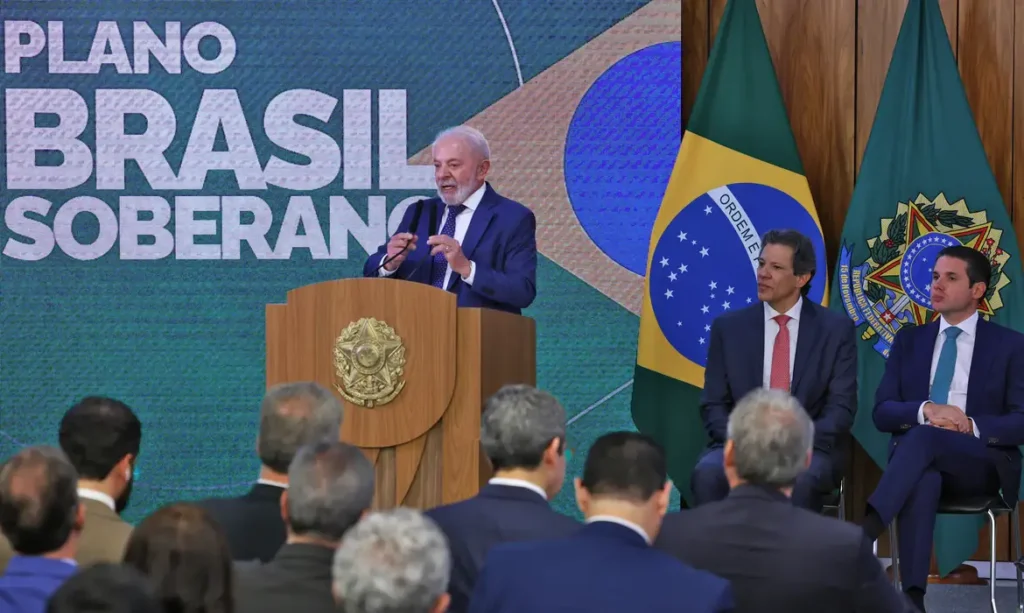 Governo anuncia R$ 30 bi em crédito para setores afetados por tarifaço