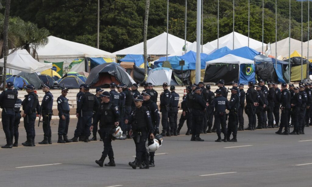 PGR denuncia casal que arrecadou R$ 1 milhão para acampamento golpista
