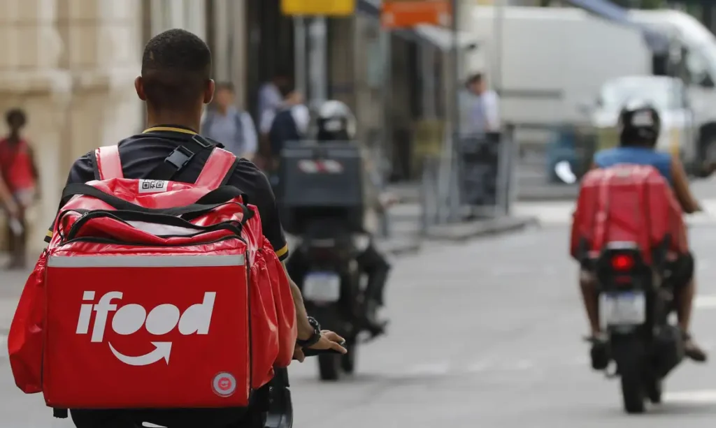 iFood e startup que aluga motos anunciam desconto para entregadores