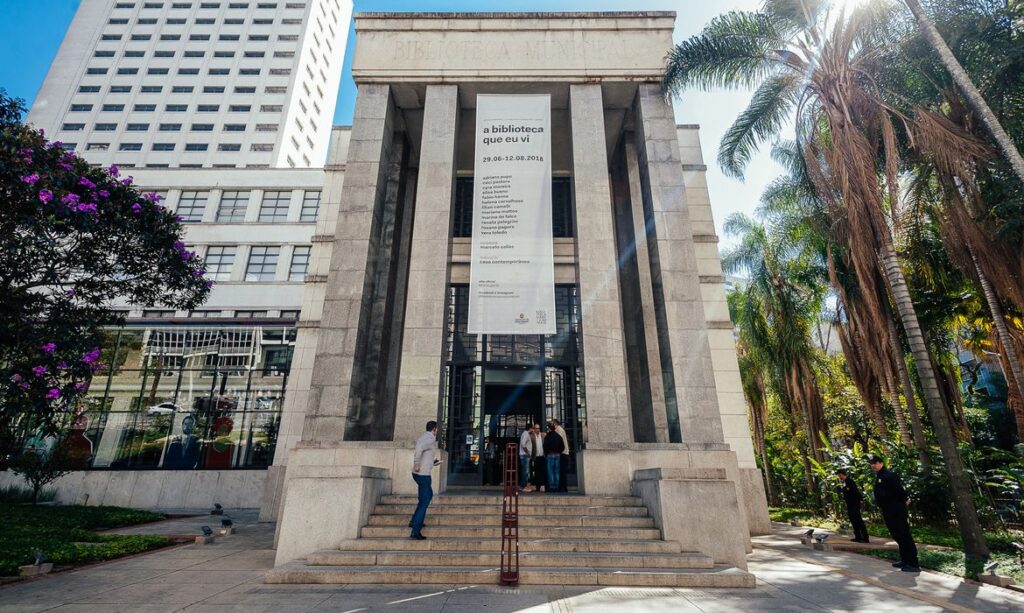 Gravuras são roubadas de exposição em biblioteca em São Paulo