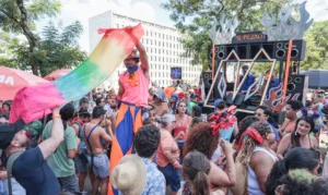 Bloco Aparelhinho celebra 15 anos de carnaval em Brasília