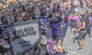 Em SP, bloco mistura clássicos do Black Sabbath com ritmos brasileiros