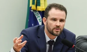 Durigan cancela viagem à Rússia após fechamento de aeroporto