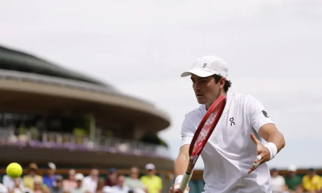 João Fonseca reencontra Jesper de Jong na 2ª rodada de Wimbledon