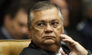 Dino mantém remoção de vídeos de vereador que ofendeu adversário