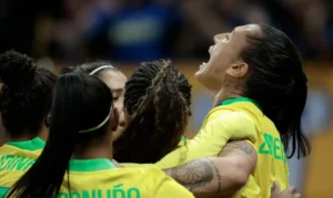 Em virada relâmpago, seleção brasileira feminina vence Estados Unidos