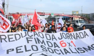 Ato no Rio abre mobilização para pressionar Senado pelo fim da 6×1