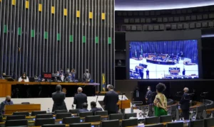 Dino intima partidos a explicar controle de emendas parlamentares