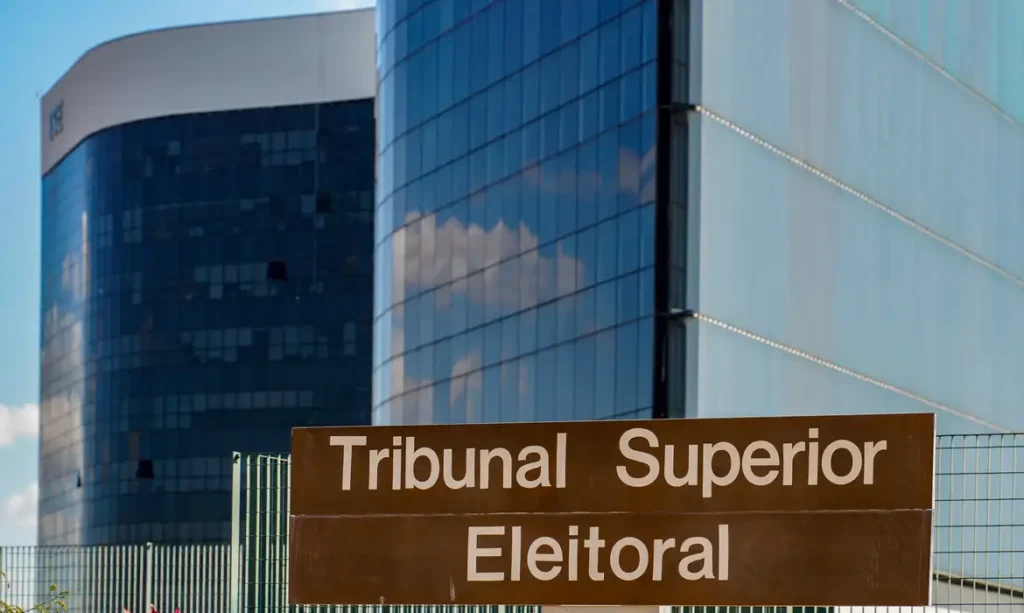 Eleições: TSE assina acordo com big techs para combater desinformação