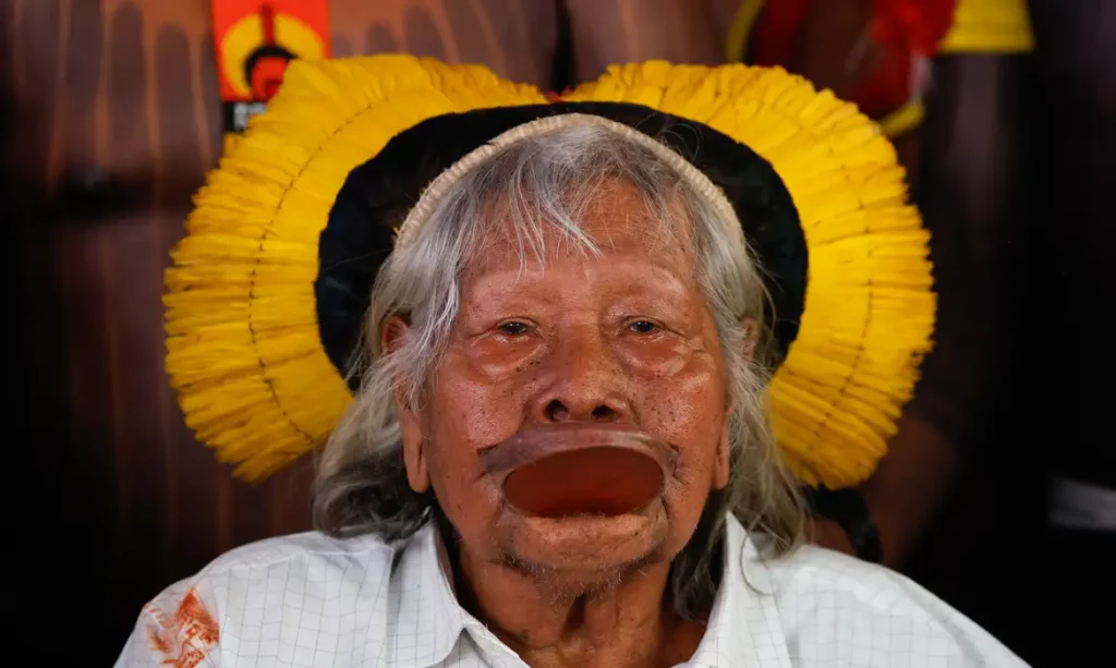 Cacique Raoni tem alta hospitalar