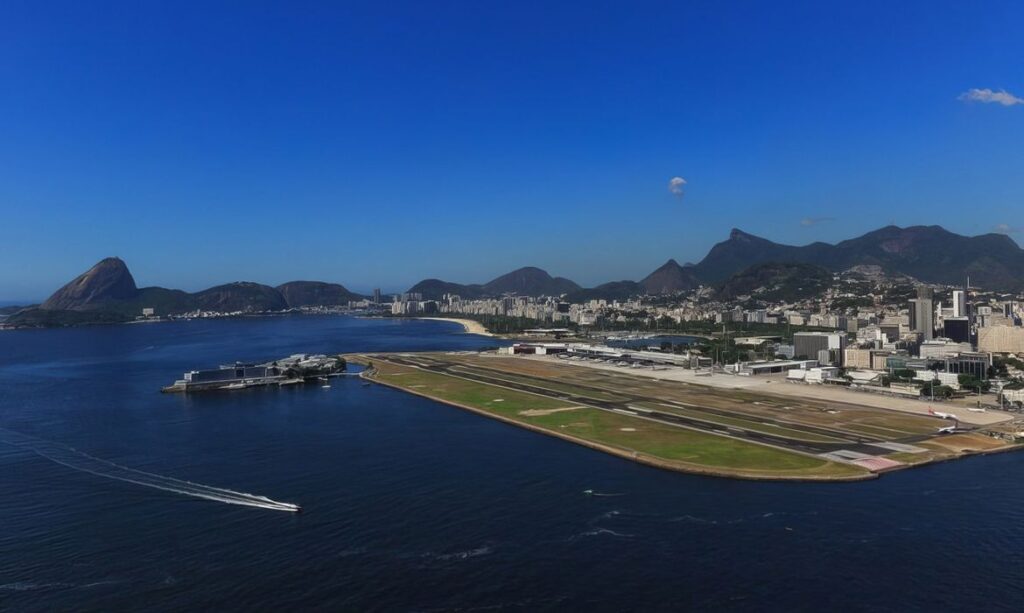 Avião derrapa no Santos Dumont e voos são cancelados