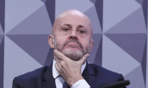 André Mendonça manda soltar filho do “Careca do INSS”
