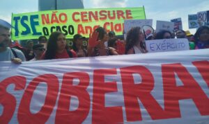 Caso Ana Clara: ativistas protestam no TSE contra decisão de Mendonça